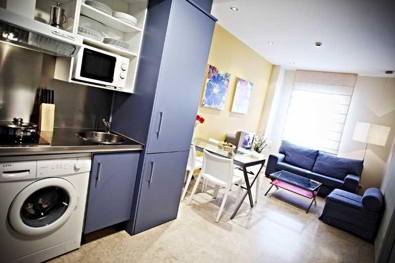 Apartamentos Vertice Sevilla Aljarafe Bormujos Kültér fotó