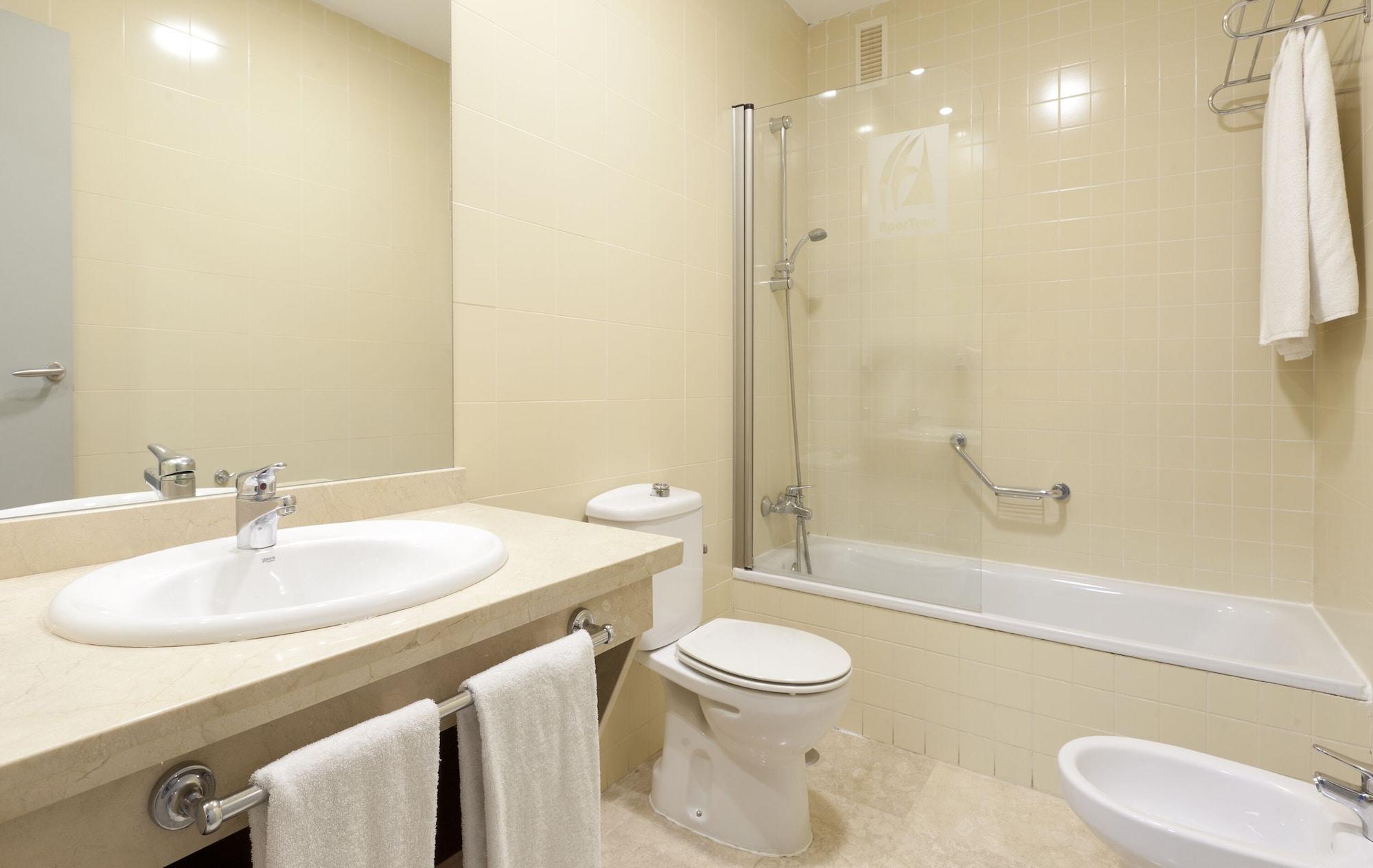 Apartamentos Vertice Sevilla Aljarafe Bormujos Kültér fotó