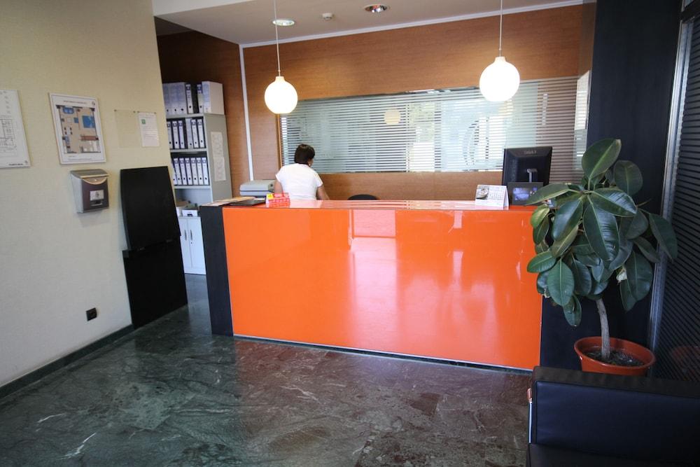 Apartamentos Vertice Sevilla Aljarafe Bormujos Kültér fotó