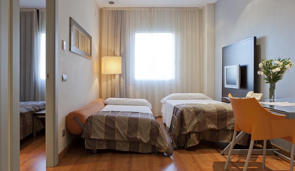 Apartamentos Vertice Sevilla Aljarafe Bormujos Kültér fotó