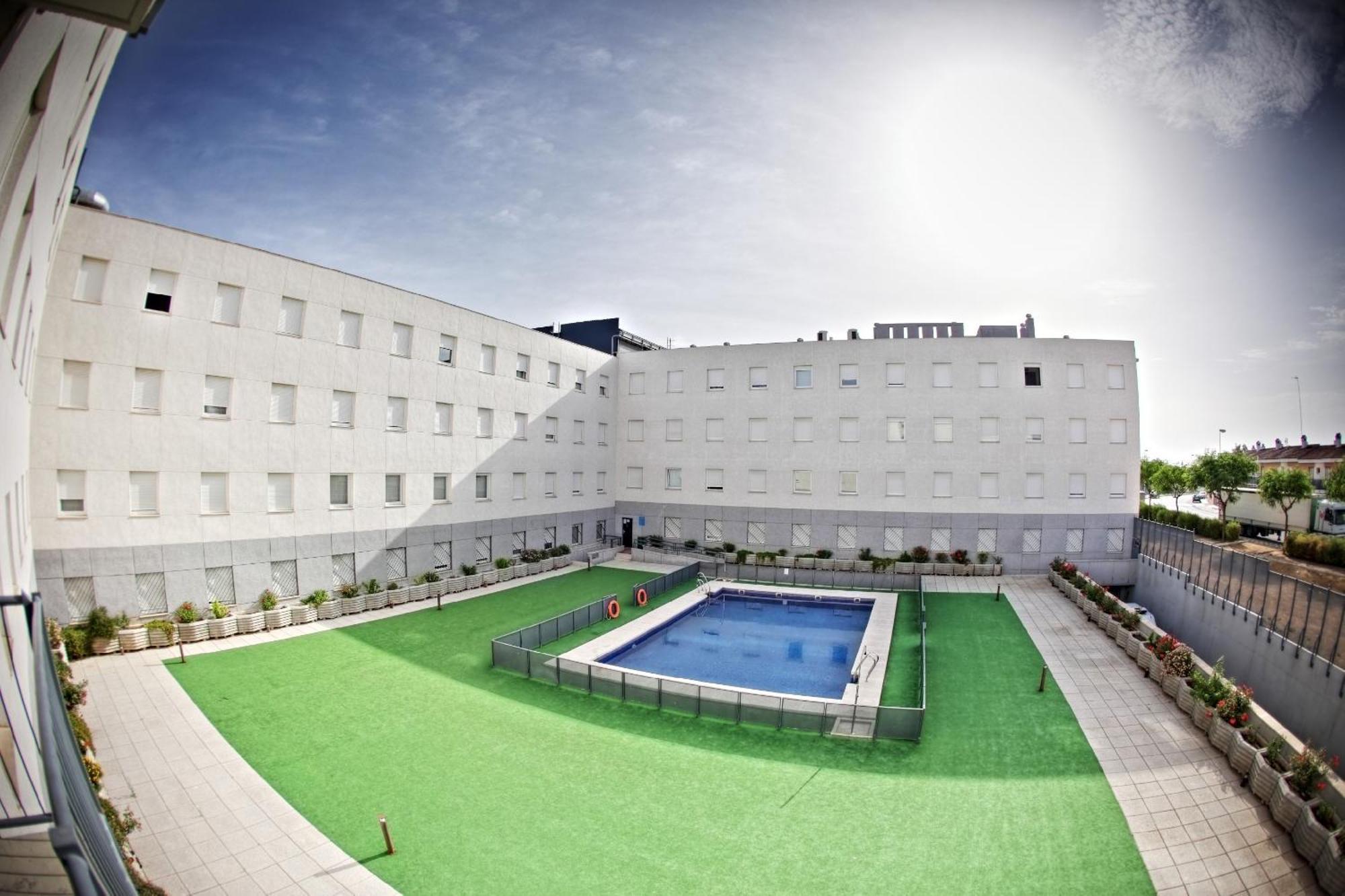 Apartamentos Vertice Sevilla Aljarafe Bormujos Kültér fotó