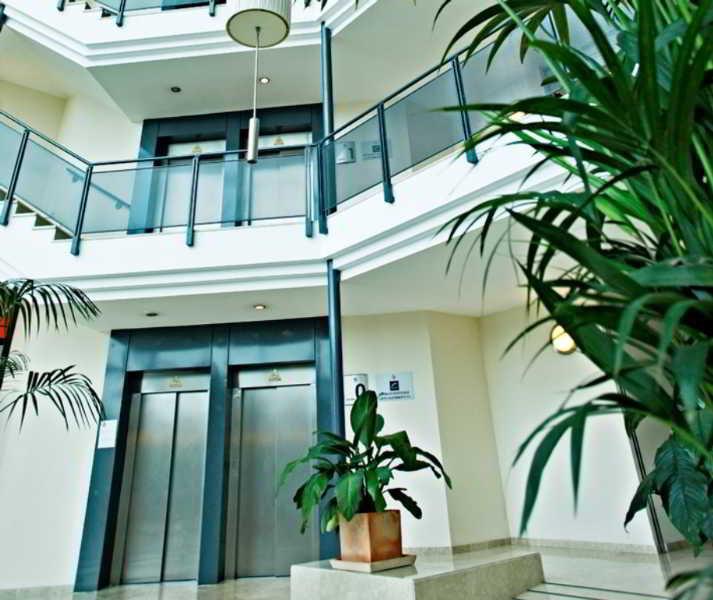 Apartamentos Vertice Sevilla Aljarafe Bormujos Kültér fotó